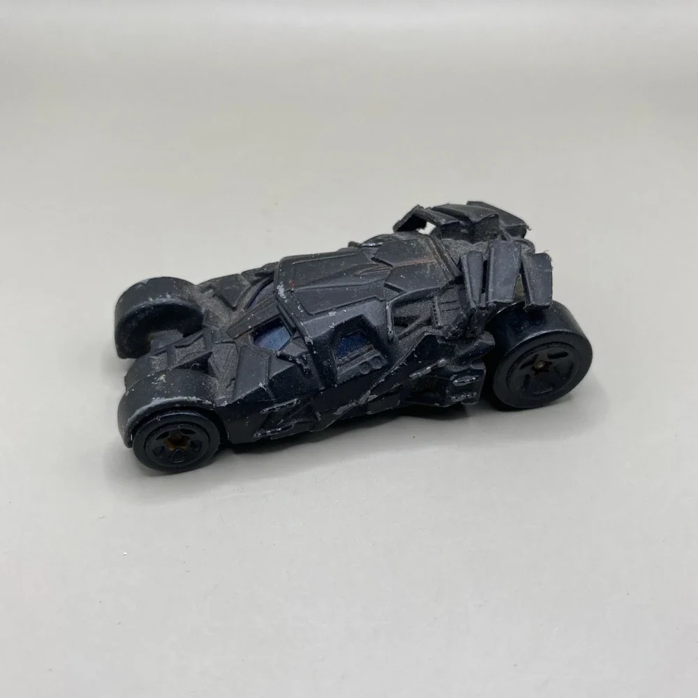Hot Wheels DC Comics Batman‎ The Dark Knight Tumbler Black H6294 Die Cast Car